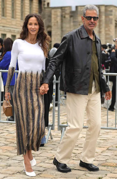 Jeff Goldblum Wife Age Everything You Need to Know About Jeff Goldblum’s Life, Career, and Family (2026)
