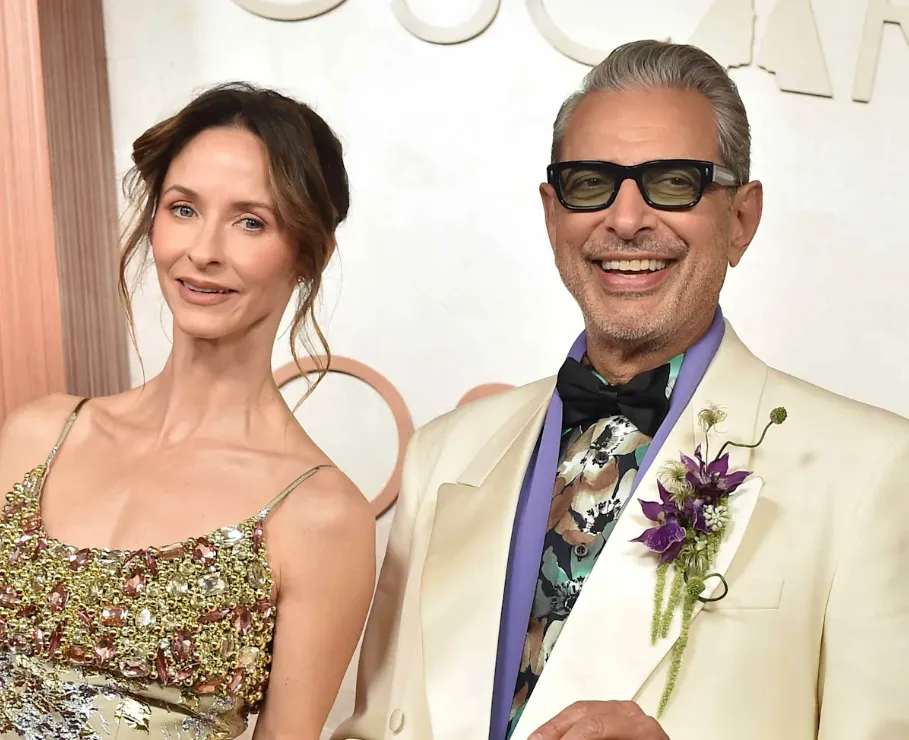 Jeff Goldblum Wife Age Everything You Need to Know About Jeff Goldblum’s Life, Career, and Family (2026)