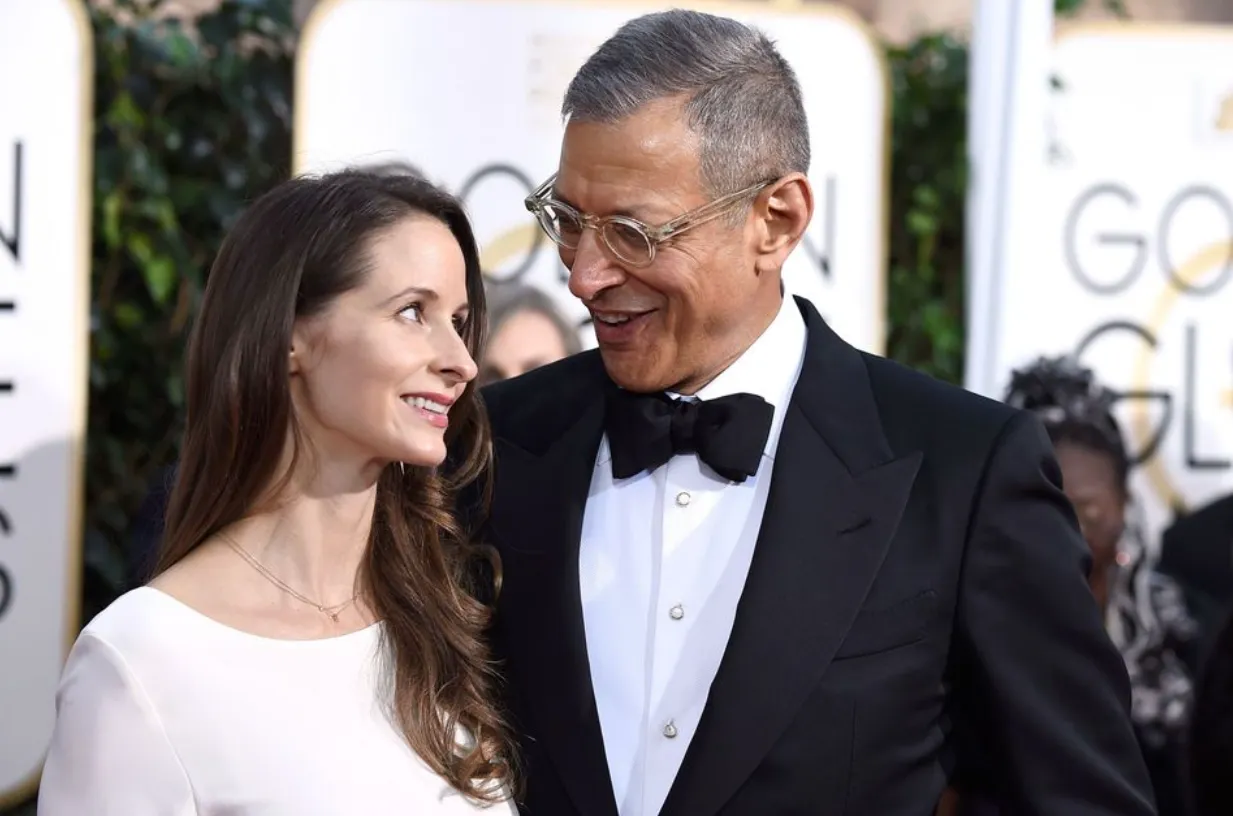Jeff Goldblum Wife Age Everything You Need to Know About Jeff Goldblum’s Life, Career, and Family (2026)